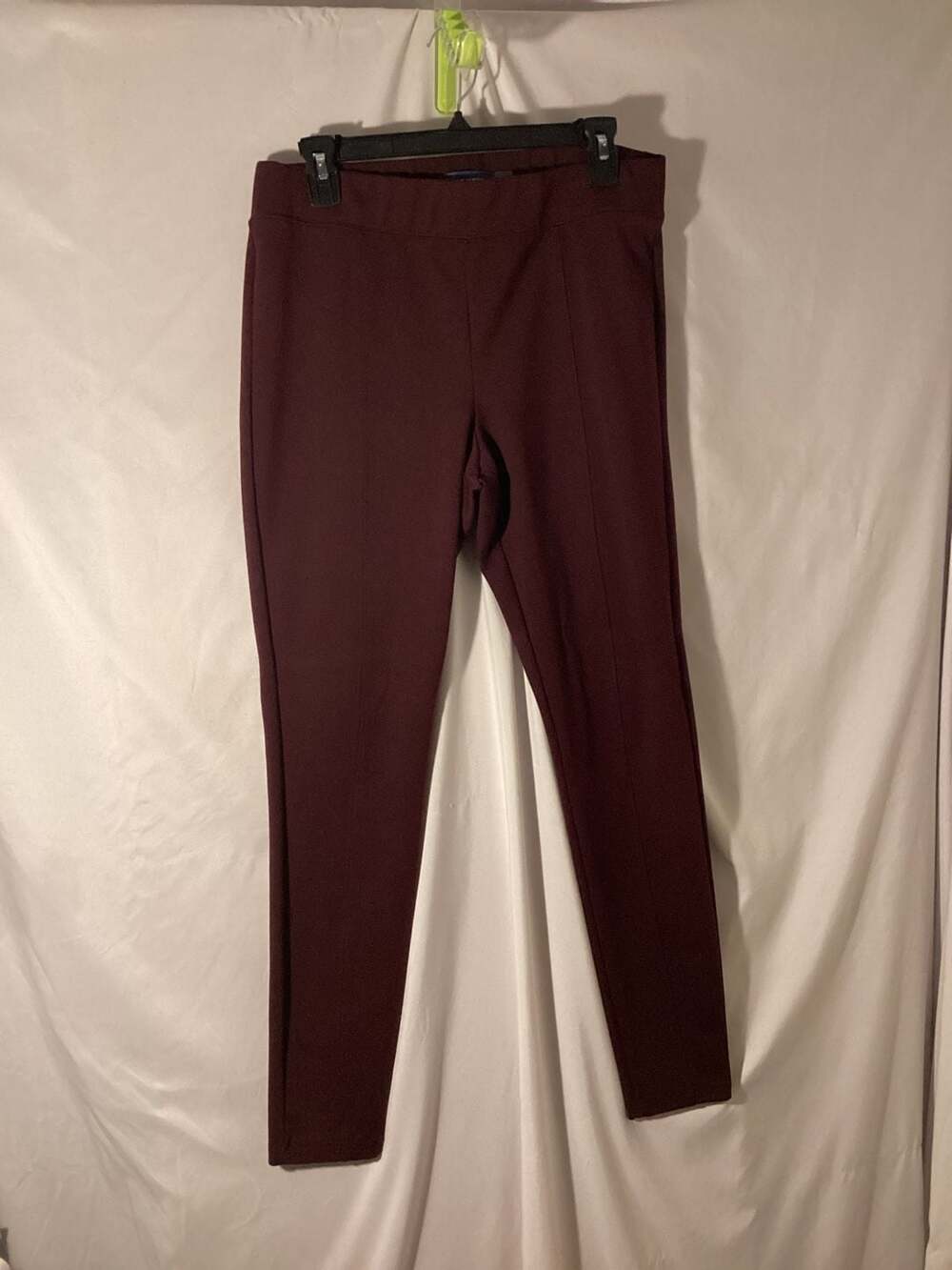Old Navy Stevie Ponte Knit Skinny Ankle Pants in Burgundy